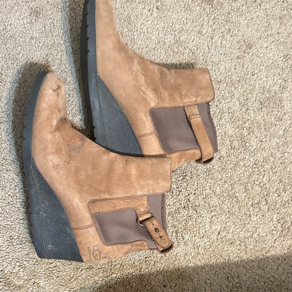UGG Women's Tan and Dark Brown Wedge Shoes